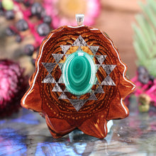 Load image into Gallery viewer, Malachite with Sri Yantra