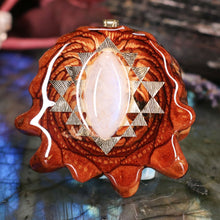 Load image into Gallery viewer, Moonstone with Sri Yantra