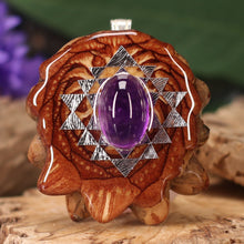 Load image into Gallery viewer, Amethyst with Sri Yantra