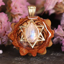 Load image into Gallery viewer, Mini Moonstone with Merkaba