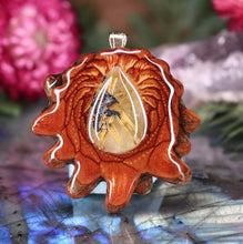 Load image into Gallery viewer, Glowing Rutilated Quartz