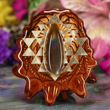 Load image into Gallery viewer, Labradorite with Sri Yantra
