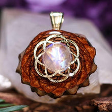 Load image into Gallery viewer, Mini Moonstone with Seed of Life
