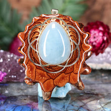 Load image into Gallery viewer, Aquamarine with Seed of Life
