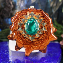 Load image into Gallery viewer, Malachite with Sri Yantra

