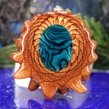 Load image into Gallery viewer, Green Paua Shell
