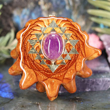 Load image into Gallery viewer, Amethyst with Sri Yantra
