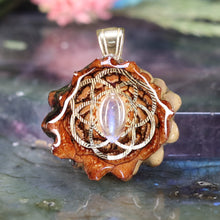 Load image into Gallery viewer, Mini Labradorite with Seed of Life
