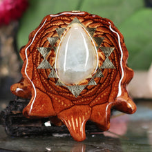 Load image into Gallery viewer, Aquamarine with Sri Yantra
