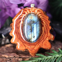Load image into Gallery viewer, Labradorite
