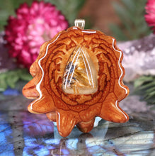 Load image into Gallery viewer, Glowing Rutilated Quartz
