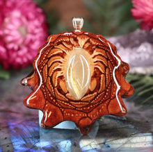 Load image into Gallery viewer, Glowing Rutilated Quartz
