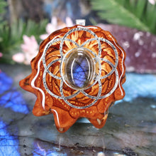 Load image into Gallery viewer, Labradorite with Seed of Life
